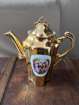 Juego de Té Vintage en Porcelana Dorada