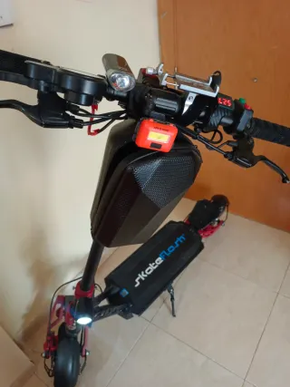 Patinete Eléctrico Vaka con Luz CATEYE