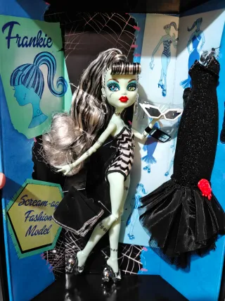 Barbie Monster High Skullector Frankie Stein
