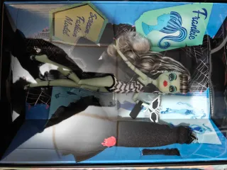Barbie Monster High Skullector Frankie Stein