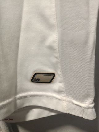 Camiseta Sevilla FC.   Nombre VITOLO  New Balance