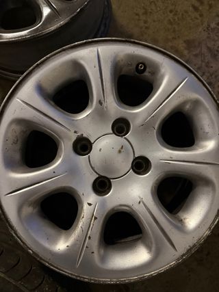 Llantas Saxo (4 unidades)