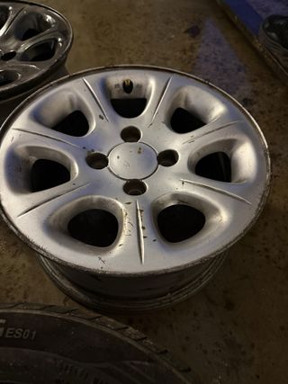 Llantas Saxo (4 unidades)