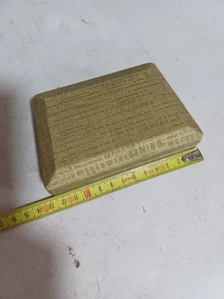 Vecchie scatole di latta