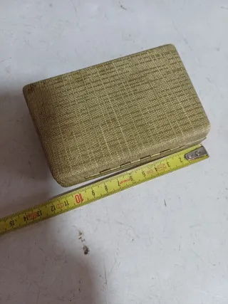 Vecchie scatole di latta