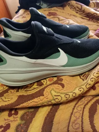Zapatillas Nike nuevas con la caja talla 47
