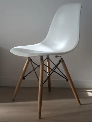 4 Sillas de comedor blancas y madera