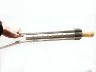 Muleta axilar ajustable