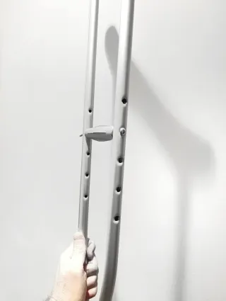 Muleta axilar ajustable