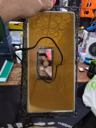 Lámpara de mesa mimbre y madera