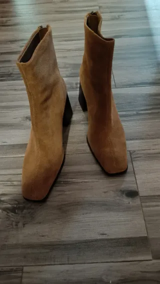 Botines ante tacón cuadrado solo usados de este añ