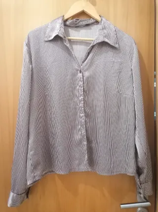 Camisa Cetim Listrada Creme e Castanho