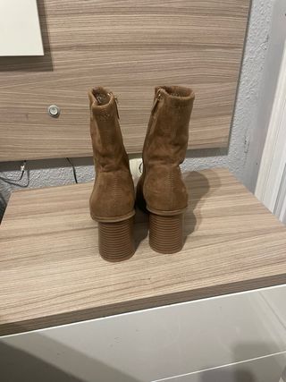 Botines Marrones Tacón Cuadrado