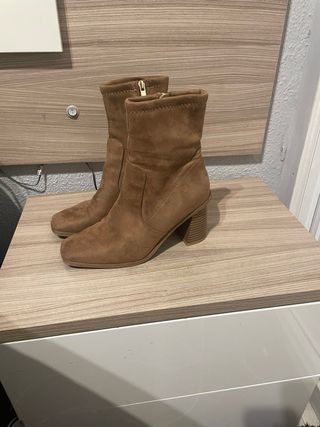 Botines Marrones Tacón Cuadrado