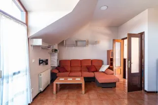 Comoda in legno e tessuto con cassetti per armadio