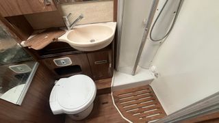 DANA/ AUTOCARAVANA INTEGRAL HYMER EX 564