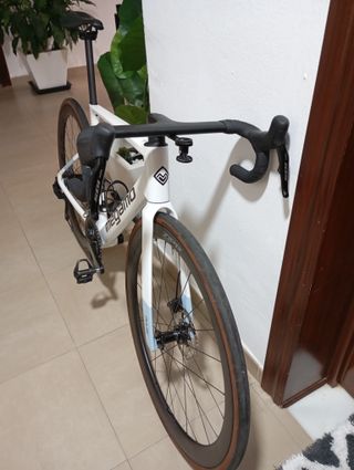 Bicicleta Megamo Pulse 2025 Di2 105 talla M