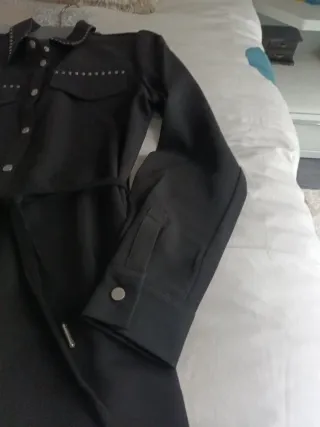 Vestido negro con tachuelas Talla M