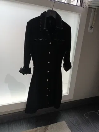 Vestido negro con tachuelas Talla M