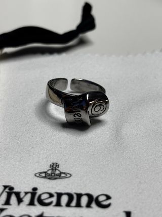 Anillo Vivienne Westwood Ajustable Plata