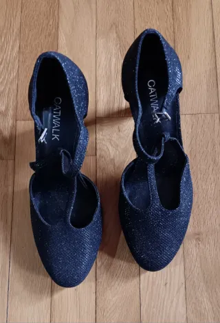 Zapatos de tacón Catwalk negros y plateados