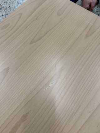 Mesa de madera clara