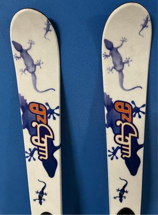 Esquís infantiles 125 cm con fijaciones