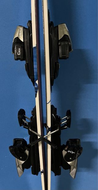 Esquís infantiles 125 cm con fijaciones