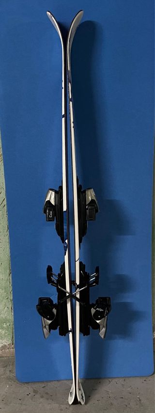 Esquís infantiles 125 cm con fijaciones