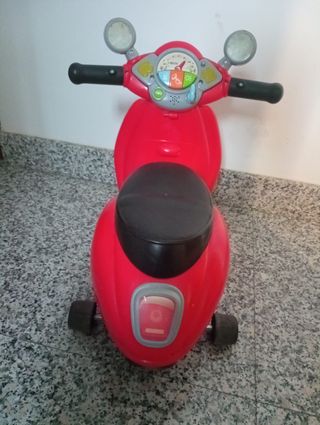 Moto infantil Vespa 1-3 años con sonido