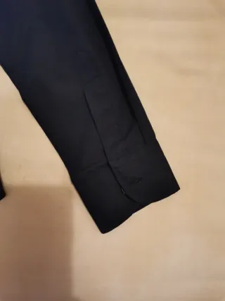 Camisa negra entallada