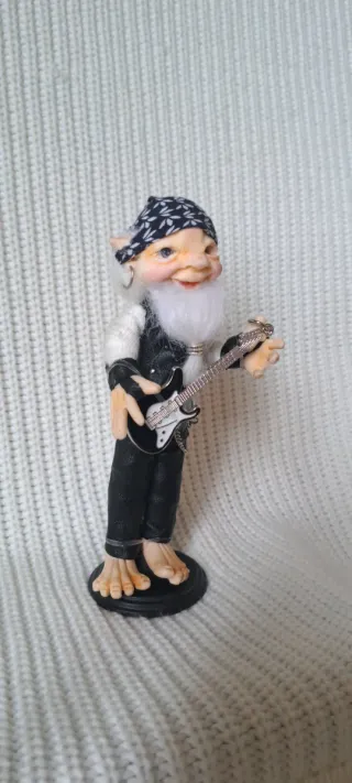 Duendecillo rockero artesanal guitarra