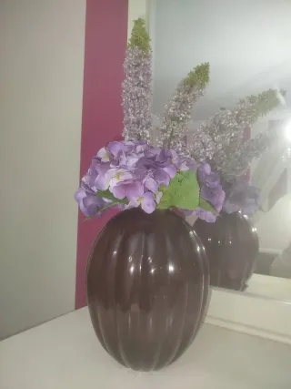 Vaso di vetro viola con portacandele trasparente