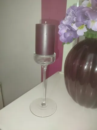 Vaso di vetro viola con portacandele trasparente