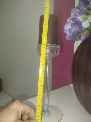 Vaso di vetro viola con portacandele trasparente