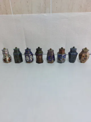 Set di 8 vasi cinesi in miniatura