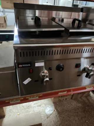 FREIDORA INDUSTRIAL A GAS BUTANO 18+18 L CAP TOTAL