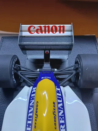 Williams FW12 Patrese 1:18 GP Replicas