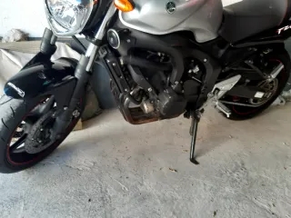 Moto Yamaha FZ6