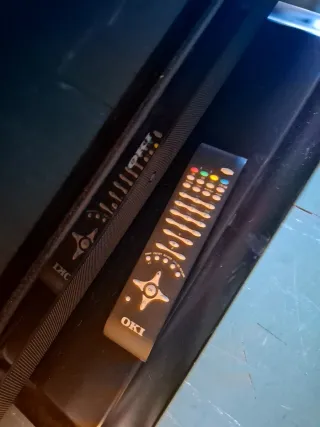 Televisión Negra 50 pulgadas con mando