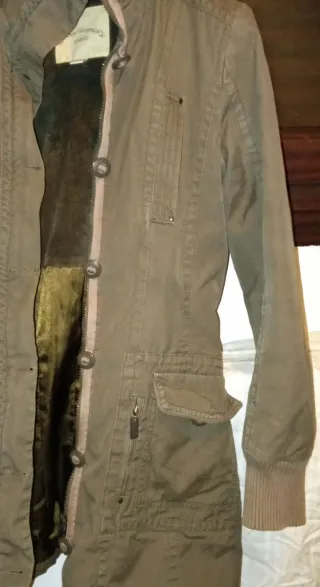 Abrigo Stradivarius verde militar