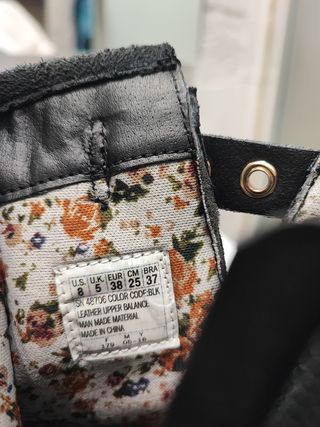 Botines ante Skechers negros