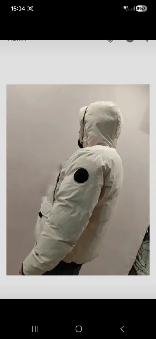 Chaqueta con capucha y pelo