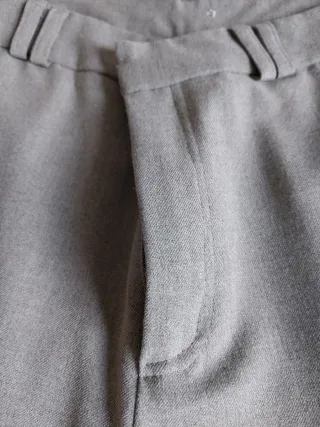 Pantalón Stradivarius Talla M Gris