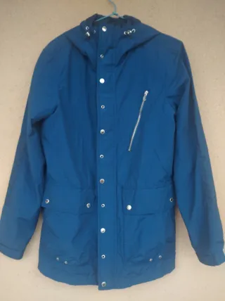 Parka chubasquero Pull&Bear azul