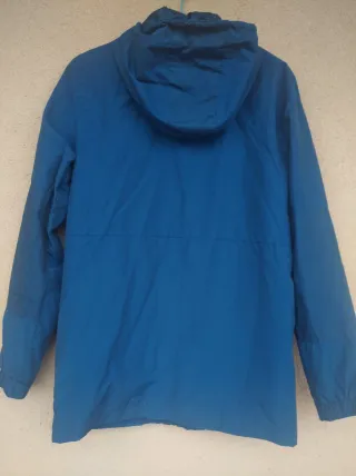 Parka chubasquero Pull&Bear azul
