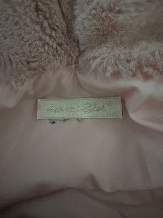 Cappotto pellicciato rosa con cappuccio