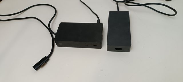 Microsoft Surface Dock 2 + Cargador Oficial
