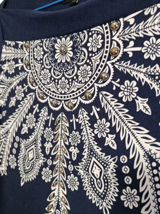 Vestido corto fiesta azul marino estampado