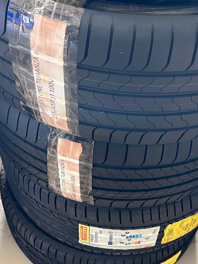 Bridgestone Turanza 6 255/45R19 100V